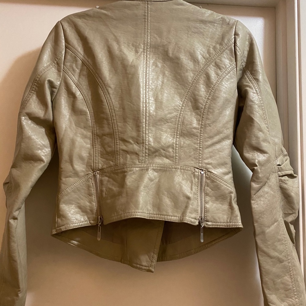 Tan leather jacket - Picture 2 of 2